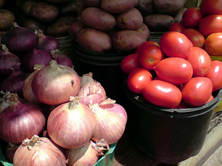 Onions and tomatoes by knezovjb on Flickr